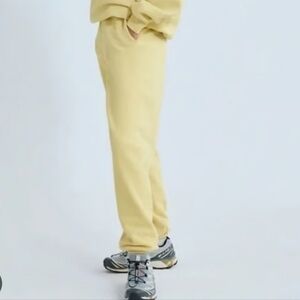 Aritzia TNA Sweatpants Boyfriend Joggers Sweat Pants Buttercup Yellow Size XS
